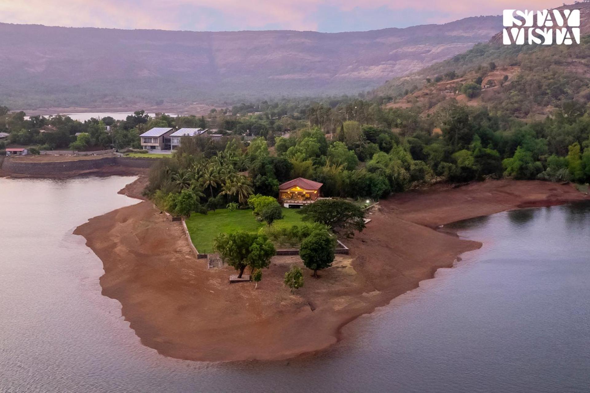 Stayvista At Three Shores With Lake View & Alfresco Dining Khamshet Eksteriør billede