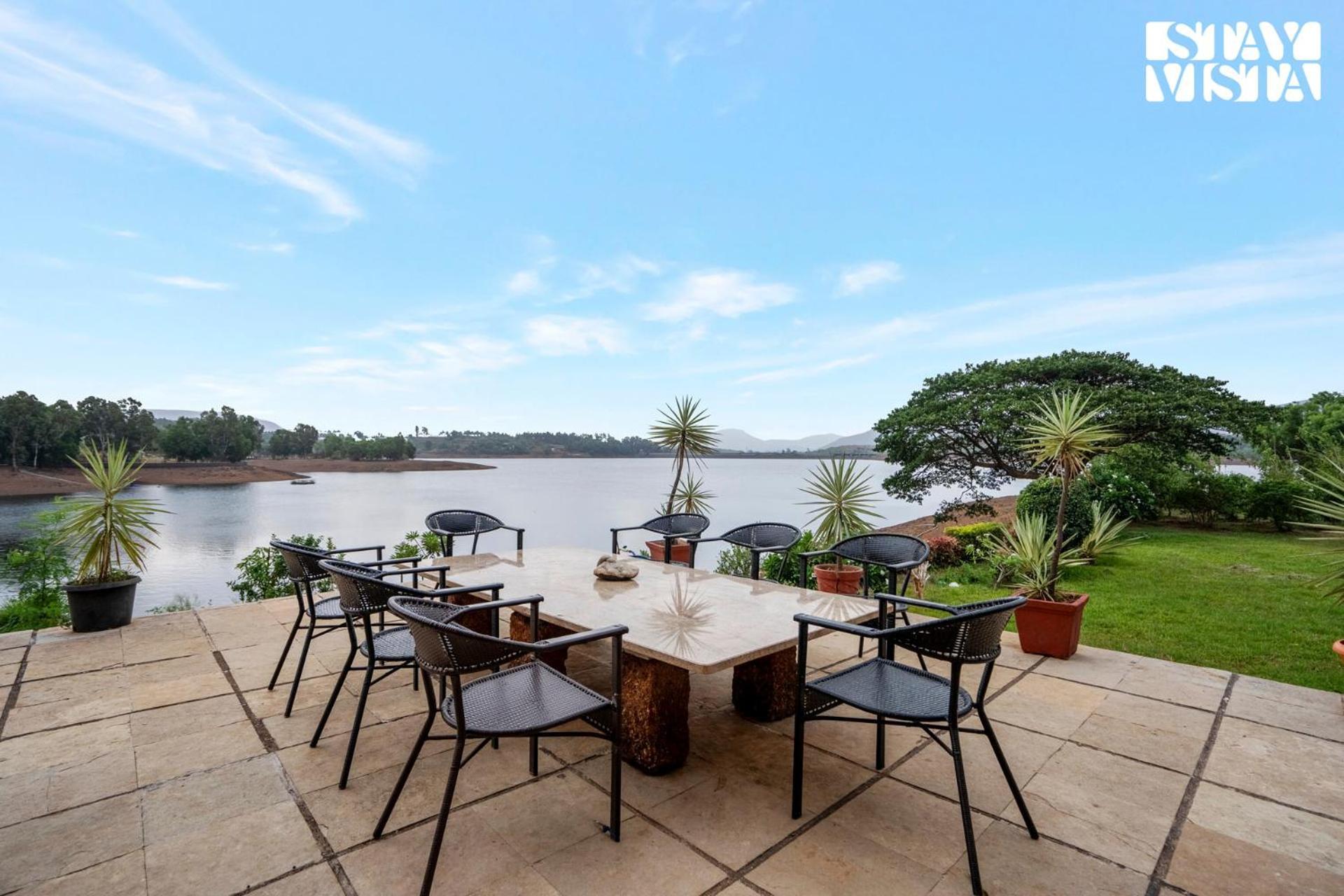 Stayvista At Three Shores With Lake View & Alfresco Dining Khamshet Eksteriør billede